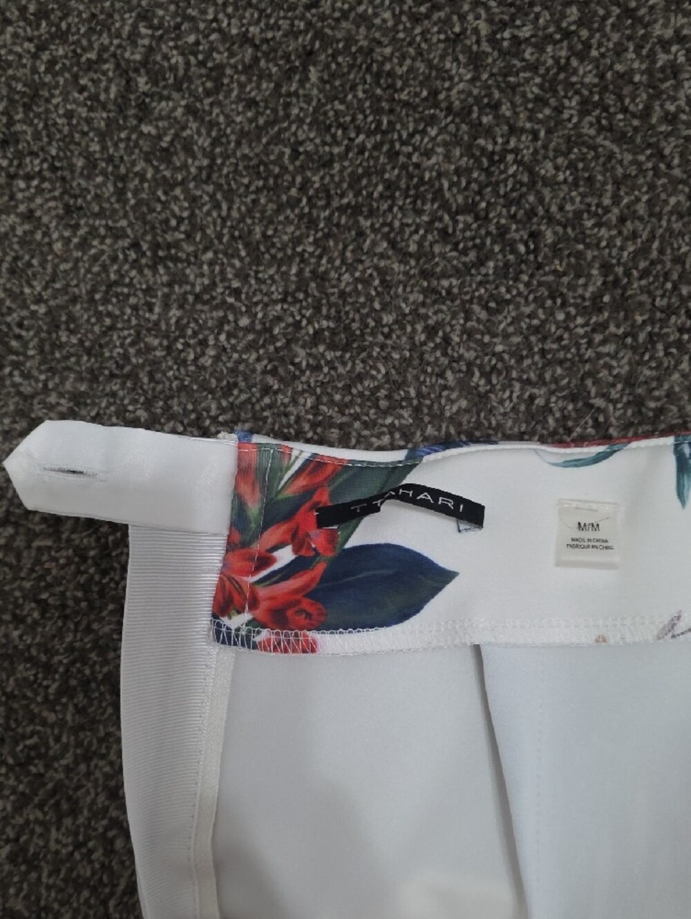 Tahari White Pencil Skirt with Pink & Blue Floral Print - Picture 4 of 4